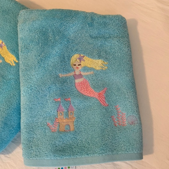 Mermaid Bath Towels - Set of 2 - Picture 3 of 6